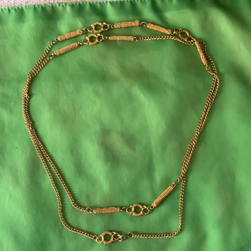 GOLD TONE NECKLACE